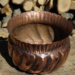 Handmade Round Copper Planter - Unique Artisan Design For Indoor Plants & Flowers - thumbnail 4