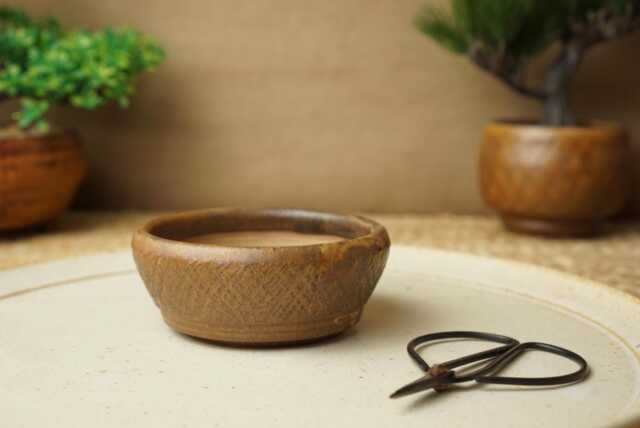 Handmade Brown Mame Bonsai Pot. 9.5cm Diameter, 3.5cm High. G2536.4 - image 1