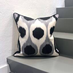 Silk Ikat Pillow Cover Birds Eye - Statement Cushion For Home Decor - thumbnail 1