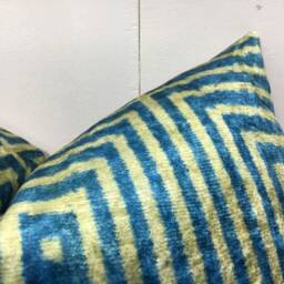 Handwoven Silk Ikat Pillow Cover 16x24, Turkish Accent - thumbnail 2