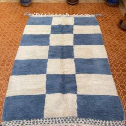 Checkered Moroccan Wool Rug White & Blue Tribal Design - 5.2 X 7.10 Ft - thumbnail 3