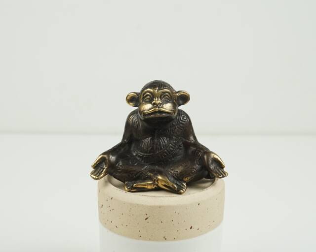 Monkey Meditation Yoga Statue, 2 - image 1