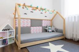 Children's Bed/House 80 X 190 cm