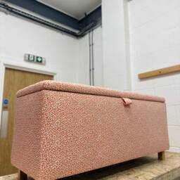 End Of Bed Ottoman in Linwood Hopscotch Strawberry - thumbnail 2