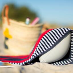 Sandori Beachrelaxer?? Beach Towels Towel With A Removable Head Cushion - Red/Blue Striped 100% Cotton Velour - thumbnail 2