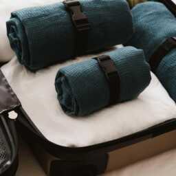 Linen Travel Towels in Deep Ocean Green - Compact, Quick-Dry & Elegant - thumbnail 3