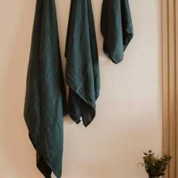 Linen Travel Towels in Deep Ocean Green - Compact, Quick-Dry & Elegant - thumbnail 4