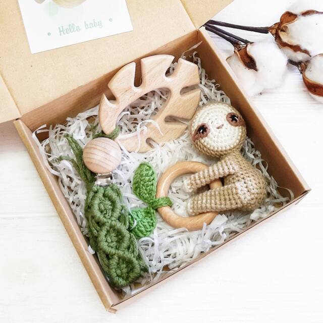Crochet Baby Rattle Sloth Koala Dinosaure Elephant Bunny Fox Pig Bear, Macrame Paci Clip, Wooden Toy, Gender Neutral Gift Set - image 1