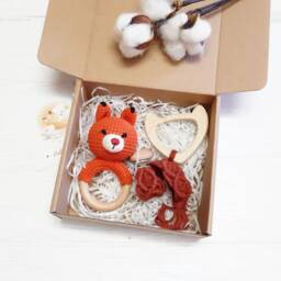 Baby Announcement Crochet Basket With Sloth Rattle, Macrame Paci Clip, Organic Wooden Baby Toy, Gender Neutral Congratulations Gift - thumbnail 3