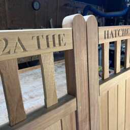 Solid French Oak Beam Garden Bench / - thumbnail 4