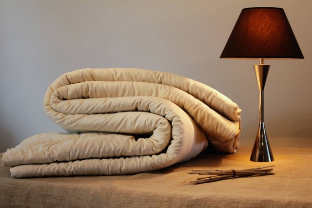 Queen Wool Duvet - Retro Eco-Friendly Organic Bedding - Us Duty Paid - image 1