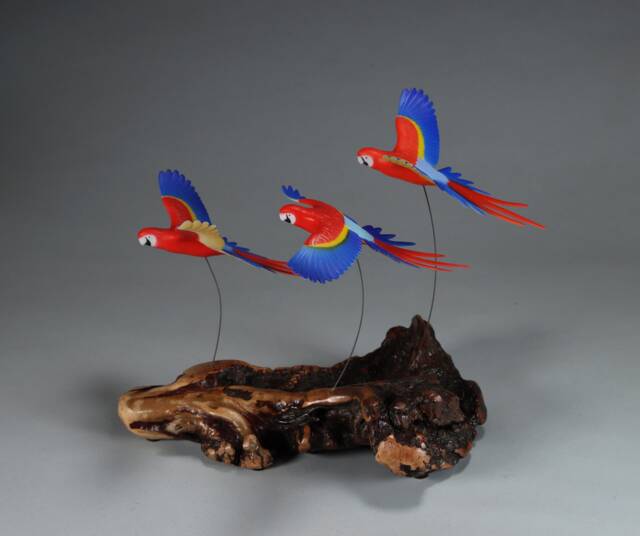 Macaw Parrot Trio Sculpture By John Perry Scarlet 7In Long On Burlwood Base - image 1
