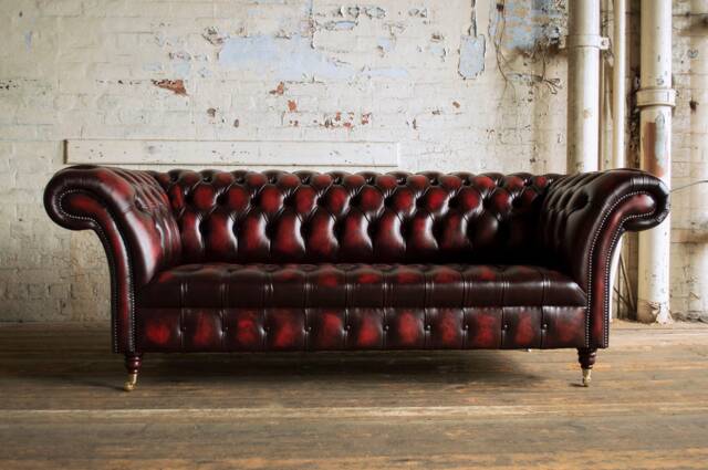 Handmade Traditional 3 Seater Antique Red Leather Chesterfield Sofa - image 1