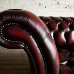 Handmade Traditional 3 Seater Antique Red Leather Chesterfield Sofa - thumbnail 3