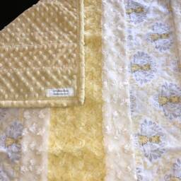 Handmade Modern Baby Yellow Giraffe Minky Blanket - thumbnail 2