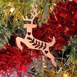 Wooden Reindeer Christmas Tree Decoration - Beautiful Xmas Ornament in Oak, Walnut Cherry Wood Or Silver, Gold, Red, Green Glitter