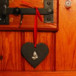 Queen Victoria Natural Slate Heart - Christmas Tree Decoration 2026 Gift Mum Hanging Ornament - thumbnail 4