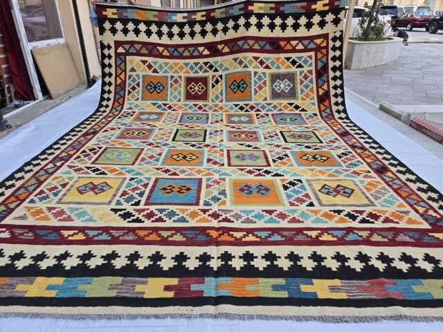 10??13 Ft Handwoven Kilim Rug - Afghan Geometric Vibrant Wool For Living Room - image 1