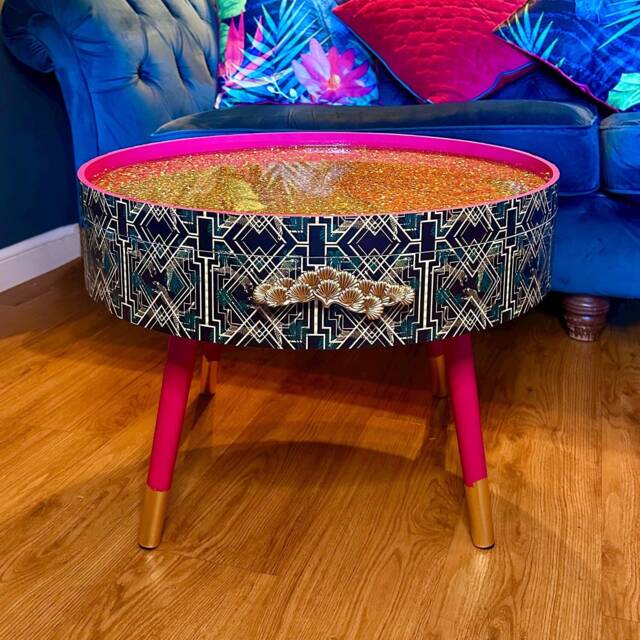 Round Coffee Table , Art Deco Cheetah Leopard Design. Hot Pink & Gold Glitter. Table, Lift Off Top For Storage. End Lounge - image 1