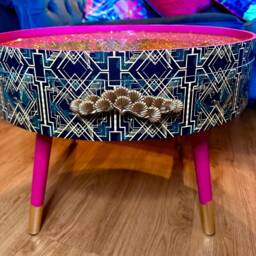 Round Coffee Table , Art Deco Cheetah Leopard Design. Hot Pink & Gold Glitter. Table, Lift Off Top For Storage. End Lounge - thumbnail 2