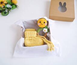 Neutral Bee Baby Gift For New Mom, Bee Small Toy & Booties, Cheer Up Box Pregnant Friend - thumbnail 1