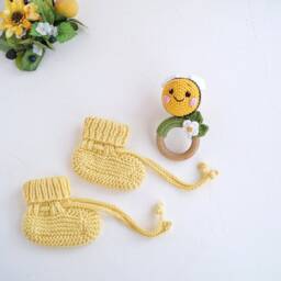 Neutral Bee Baby Gift For New Mom, Bee Small Toy & Booties, Cheer Up Box Pregnant Friend - thumbnail 4