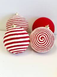 Handmade Yarn Christmas Ornaments Rustic Red & White Balls, Set Of 4 - thumbnail 1