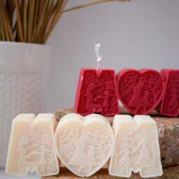 Mom Candle Handcrafted Soy & Beeswax Sculptural Candle - thumbnail 2