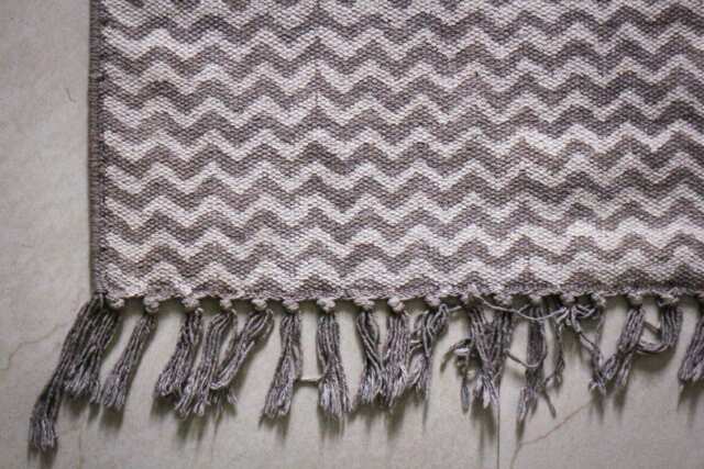 Handprinted Cotton Dhurrie Rug Zig Zag Design, 2x3 - image 1