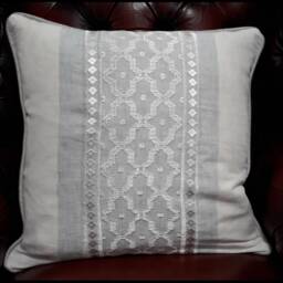 stunning English Handmade Colefax & Fowler Etienne Old Blue Embroidered Linen Back in Laura Ashley Feather Filled Scatter Cushions - thumbnail 2