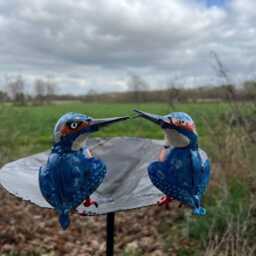 Recycled Metal Handcrafted Kingfisher Birdbath/Feeder. Outdoor Garden Bird Feeder On A Stake Decorated With -Provide Safe Place - thumbnail 4