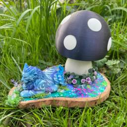 Ghost Of The Pridemother Blue Druid Mushroom Lamp Diorama UK Plug 25cm X 17cm - thumbnail 3