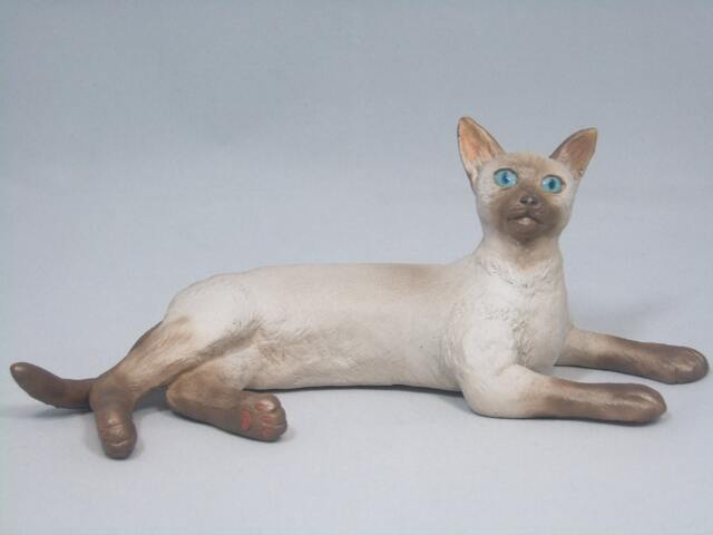 Siamese Cat(Cat Figurine - image 1
