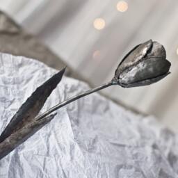 Gray Tulip, Metal Flower, Wrought Iron Sculpture, Art By Thesteelstylethings, 6Th Anniversary Gift - thumbnail 4