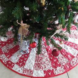 Scandi Christmas Tree Skirt, Quilted, 50 Inches Wide - thumbnail 4