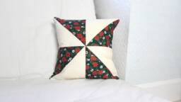 Christmas Patchwork Cushion - Christmas Pillow Cover Seasonal Green Decor Holiday Xmas - thumbnail 1