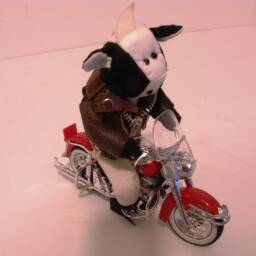 A Harley-Davidson Duo-Glide Riding Muslin Bull Doll With A Leather Jacket - 118 Scale - thumbnail 4