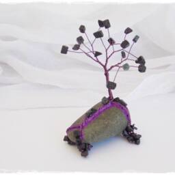 May Birthstone Agate Wire Tree Sculpture, Greek Pebble Base - thumbnail 2