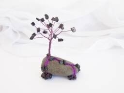 May Birthstone Agate Wire Tree Sculpture, Greek Pebble Base - thumbnail 1