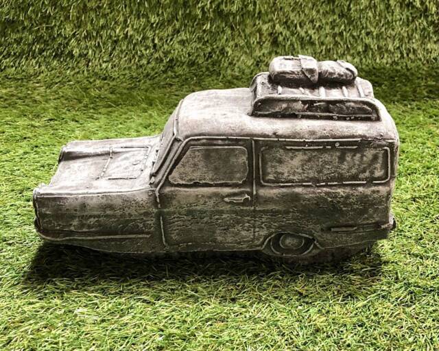 Three Wheel Car Classic Reliant Robin Concrete Garden Ornament Lawn Sculpture Frost Protected - image 1