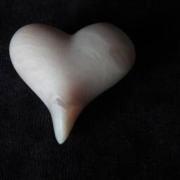 Pink Heart Made Of Soapstone in A Decorative Box - thumbnail 2