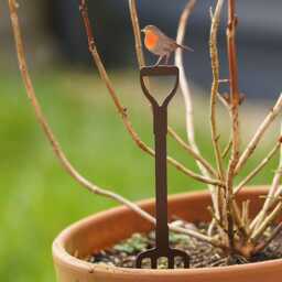 Mini Robin On Fork Metal Garden Stake - Outdoor Bird Sculpture - Rustic Decor Robins Ornament For Plant Pots - thumbnail 1