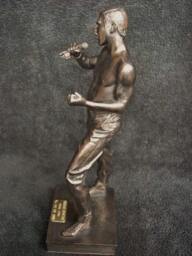Limited Edition Freddie Mercury Figurine, Legends Forever Statue, Collectors Card - thumbnail 2