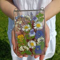 Pressed Flower Art Real Flowers in Stained Glass Frame Suncatcher - thumbnail 3