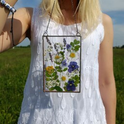 Pressed Flower Art Real Flowers in Stained Glass Frame Suncatcher - thumbnail 2