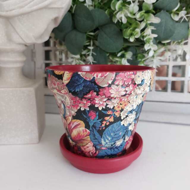 Indoor Plant Pot. Various Gisela Graham Inspired Terracotta Pots. Three Sizes Available - image 1