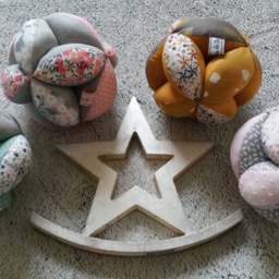 Montessori-style Grasping Ball With Bells in Liberty Adelajda & Eye Motif - Personalizable Your Little One's First Name - thumbnail 3