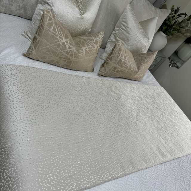 Elegant Ivory Bed Runner/Luxury Throw Scarf Blanket Comforter For King, Double & Super King Sizes - Bespoke Bedding Decor Astar - image 1