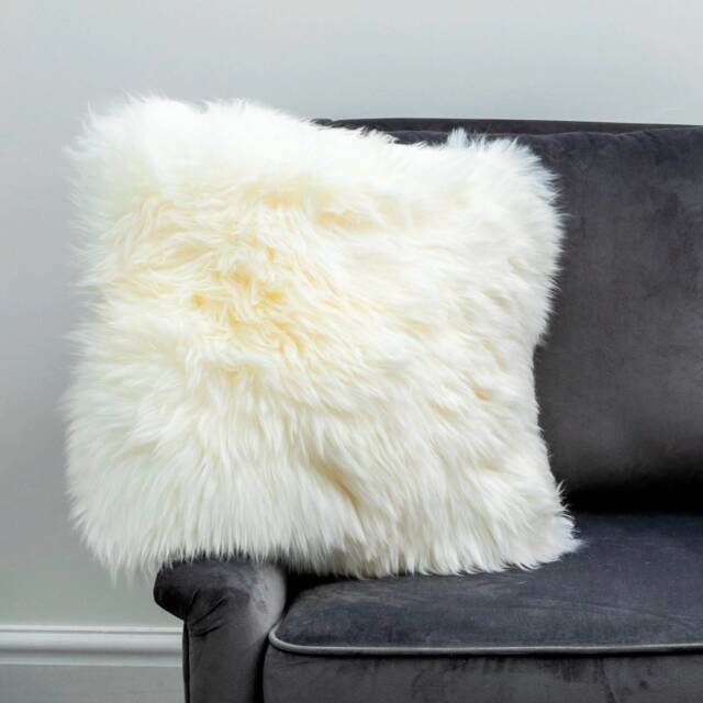 Luxurious Natural White Sheepskin Cushion With Inner - Plush New Zealand Wool 40x40cm Eco-Friendly Packaging - image 1