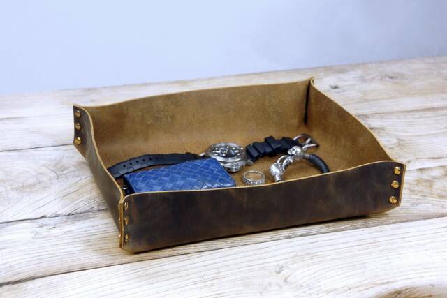 Vintage Brown Distressed Mens Leather Valet Tray , Rustic Dresser Organizer Full Grain Catchall Change Coin Box Lt05Cf - image 1